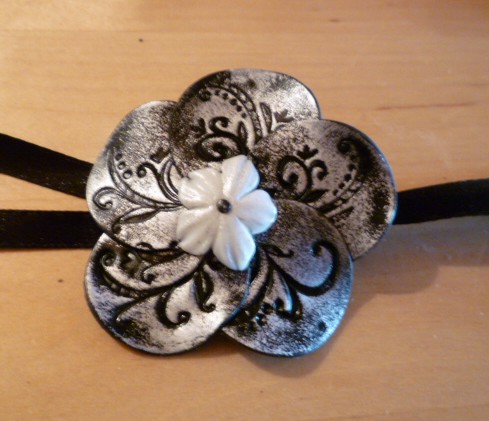 collier fleur argent et noire